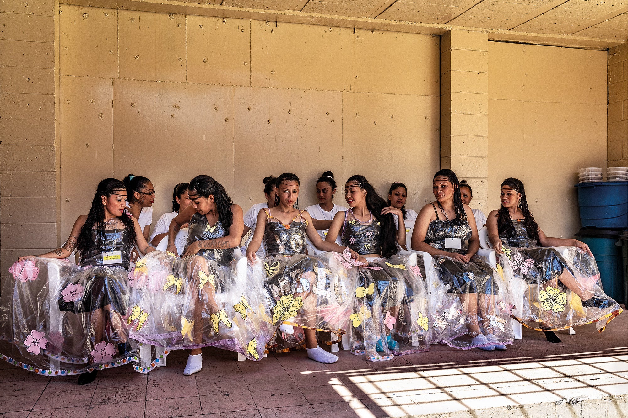 Presos muestran sus creaciones de moda como parte del programa ‘Yo Cambio’, el cual tiene como objetivo rehabilitar a la población del Centro Penitenciario de Quezaltepeque