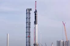 SpaceX construye la plataforma de lanzamiento de la Starship antes de su primer lanzamiento en órbita