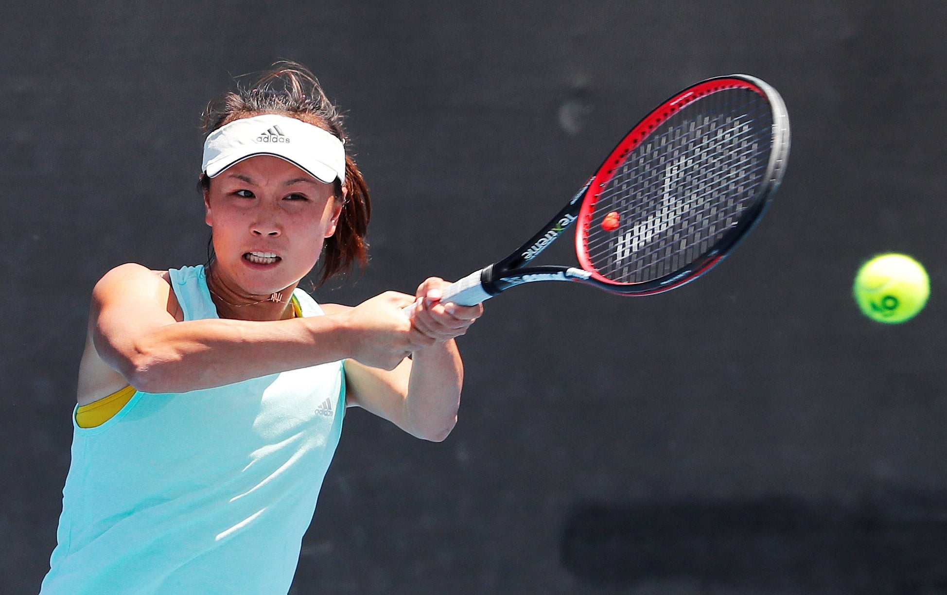Indignación por denuncias de #MeToo de Peng Shuai borradas plantea un nuevo desafío para China