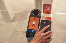 Starbucks y Amazon abren autoservicio en Nueva York