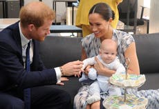 Meghan Markle comparte nueva foto de su hijo Archie, fanáticos señalan su parecido con el príncipe Harry