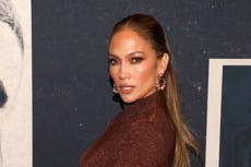 Jennifer Lopez comparte fotos desnuda en su 53 cumpleaños para celebrar su nueva gama JLo Body