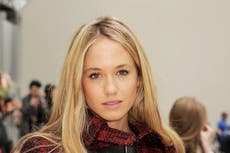 La ex novia del príncipe Harry “se siente afortunada” que su relación fue corta