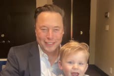 Hijo de Elon Musk, X AE A-Xii, hace una aparición durante la presentación de SpaceX