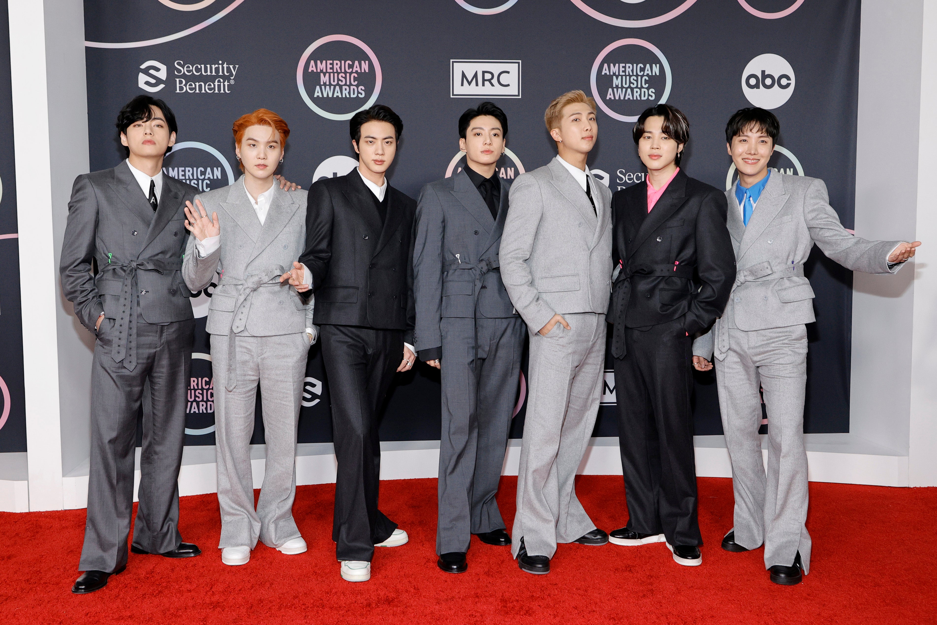 BTS arrives at the 2021 AMAs