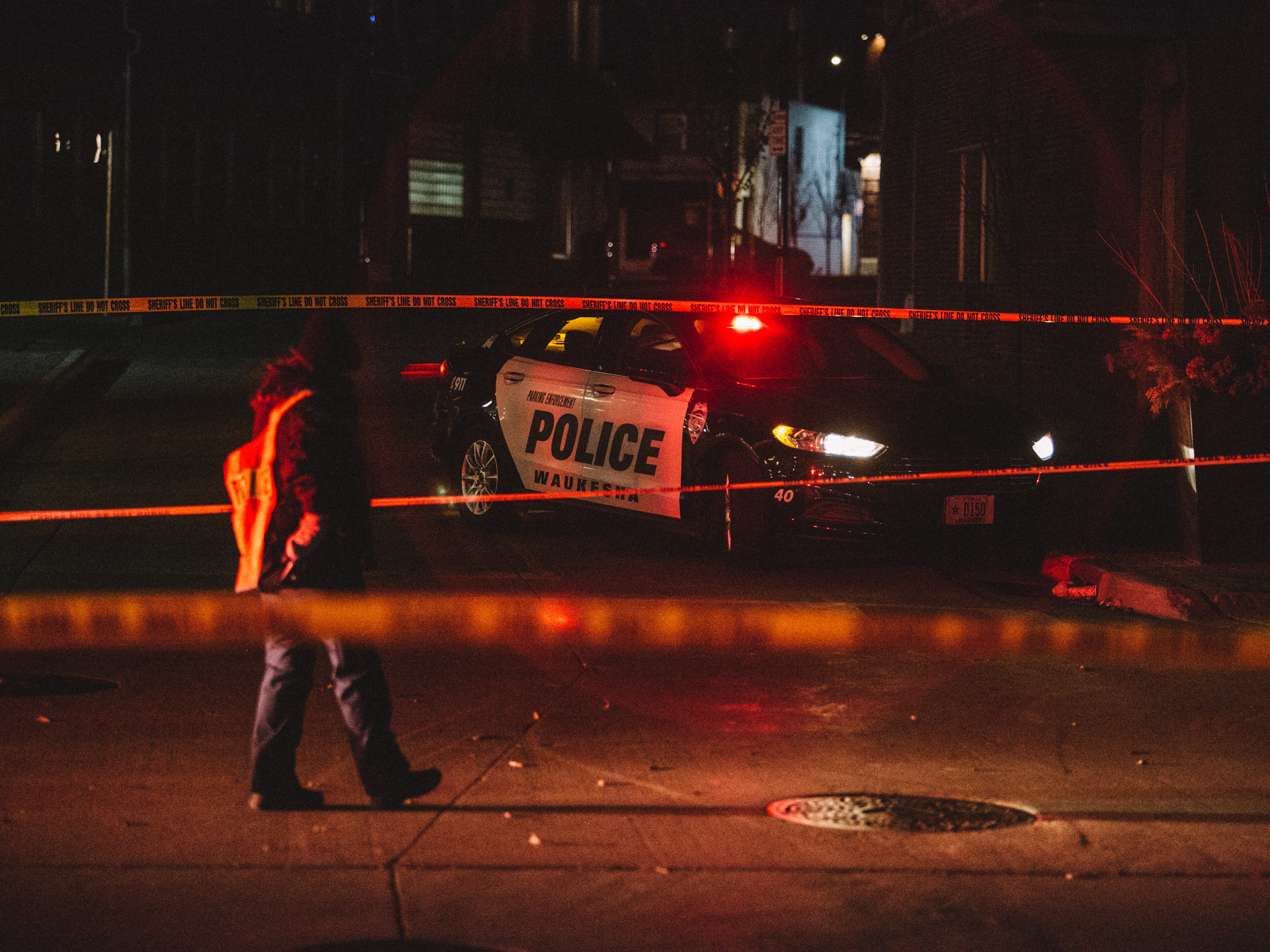 Waukesha: Casa Blanca lidera reacción horrorizada ante asesinatos en el desfile de Navidad