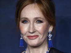 JK Rowling condena a “activistas” por filtrar la dirección de su casa en Twitter