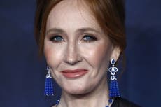 JK Rowling condena a “activistas” por filtrar la dirección de su casa en Twitter