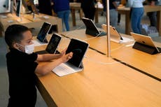 Italia multa a Apple y Amazon con 225 millones de dólares