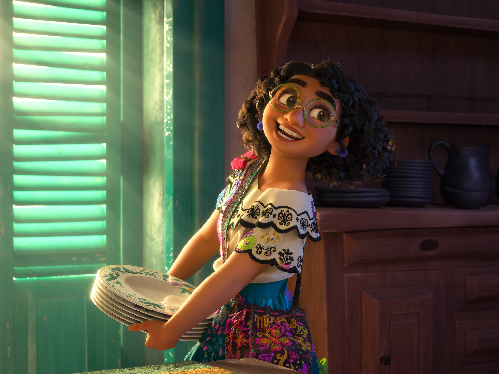 Stephanie Beatriz le da voz a la protagonista de gran corazón en ‘Encanto’ de Disney
