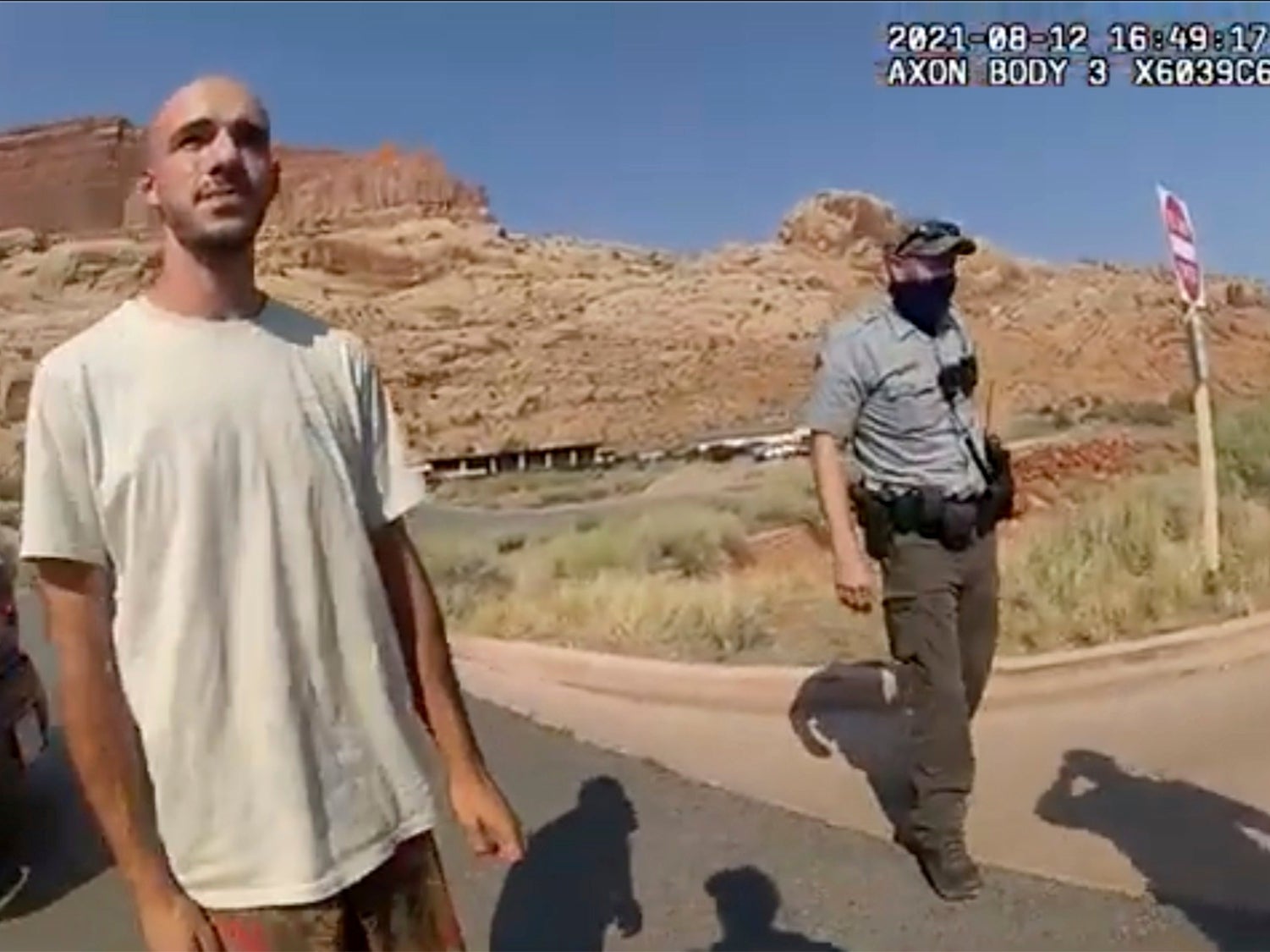 Brian Laundrie en las imágenes de las cámaras policiales durante el incidente en Moab