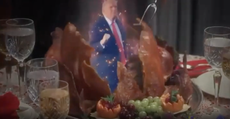 Donald Trump Jr comparte un extraño vídeo del expresidente saliendo bailando del pavo de Acción de Gracias