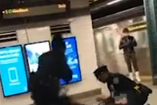 La Asociación de Policía pide a los ciudadanos que “dejen de grabar y ayuden” cuando los agentes son agredidos