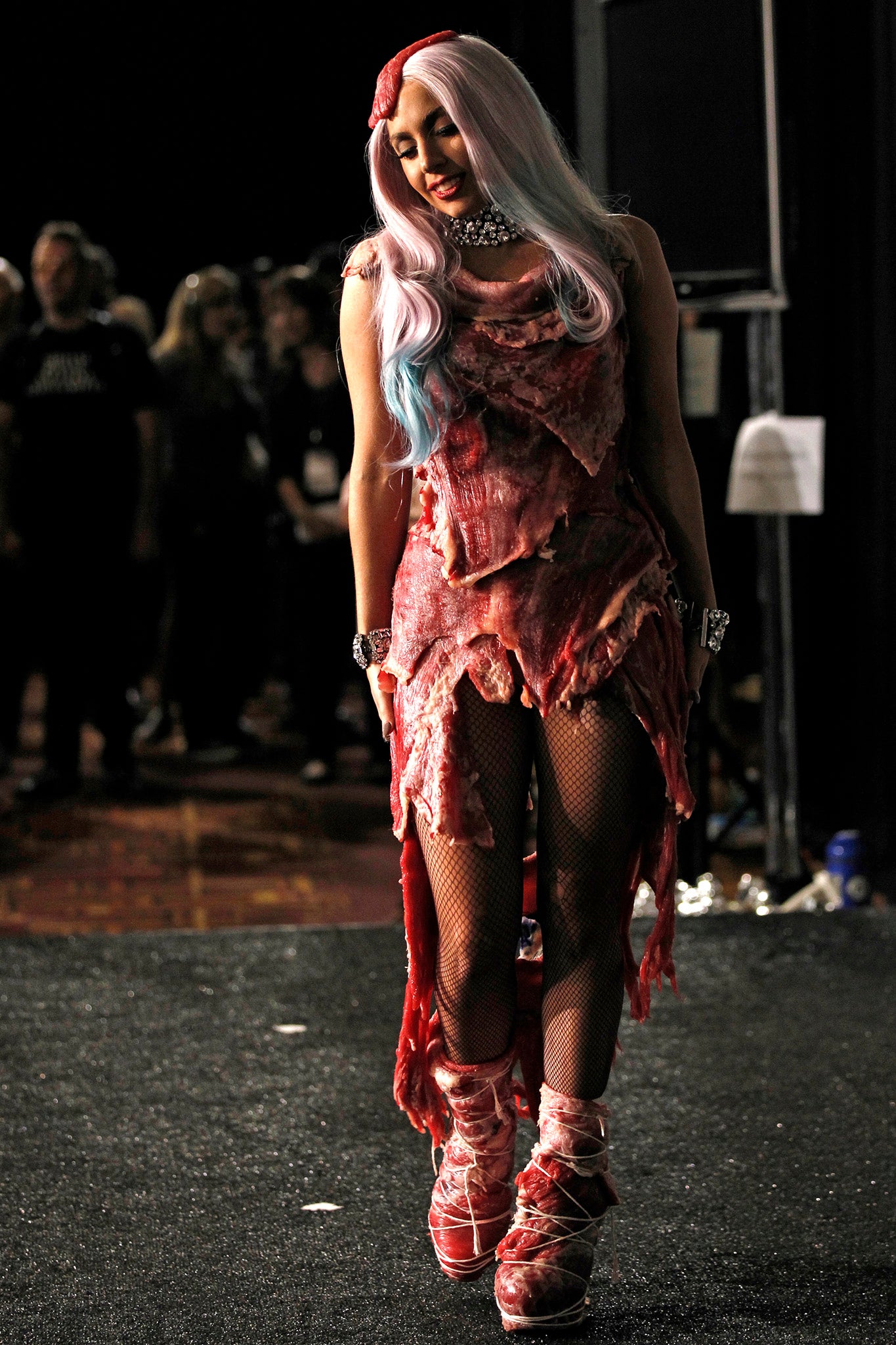 Gaga en su famoso vestido de carne, en los MTV Awards de 2010