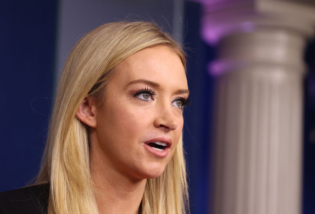 Kayleigh McEnany comparece ante el comité antidisturbios del Capitolio, según los informes