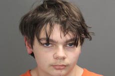 Diario de planes para matar, advertencias de los maestros y una escalofriante “cuenta regresiva”: Las advertencias alrededor del tirador escolar de Michigan, Ethan Crumbley