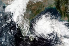 Tormenta se debilita tras lluvias y evacuaciones en India