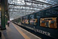 Hombre se despierta tras pasar la noche en un tren-cama y descubre que nunca salió de la estación