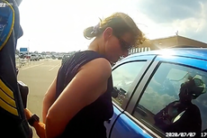 Mujer sin hogar condenada a seis meses de prisión por usar la “n-word” y atacar a adolescentes negros