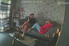 Vídeo muestra a padre y madrastra de Arthur Labinjo-Hughes comiendo helado mientras el niño pasaba hambre