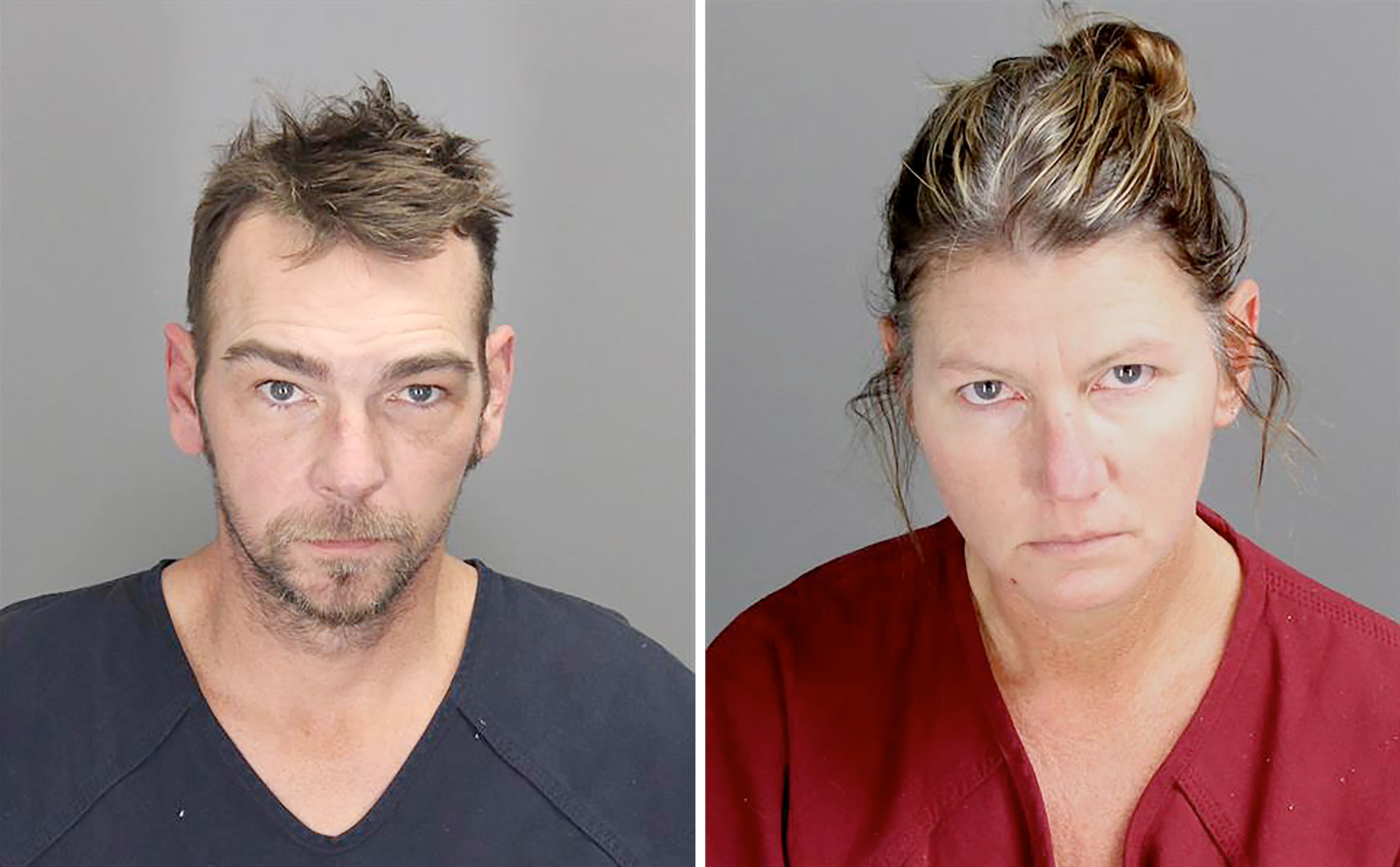 Jennifer y James Crumbley fotografiados tras su detención en la madrugada del sábado