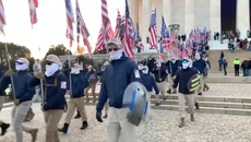 Cientos de supremacistas blancos marchan en Washington DC pidiendo “recuperar Estados Unidos”