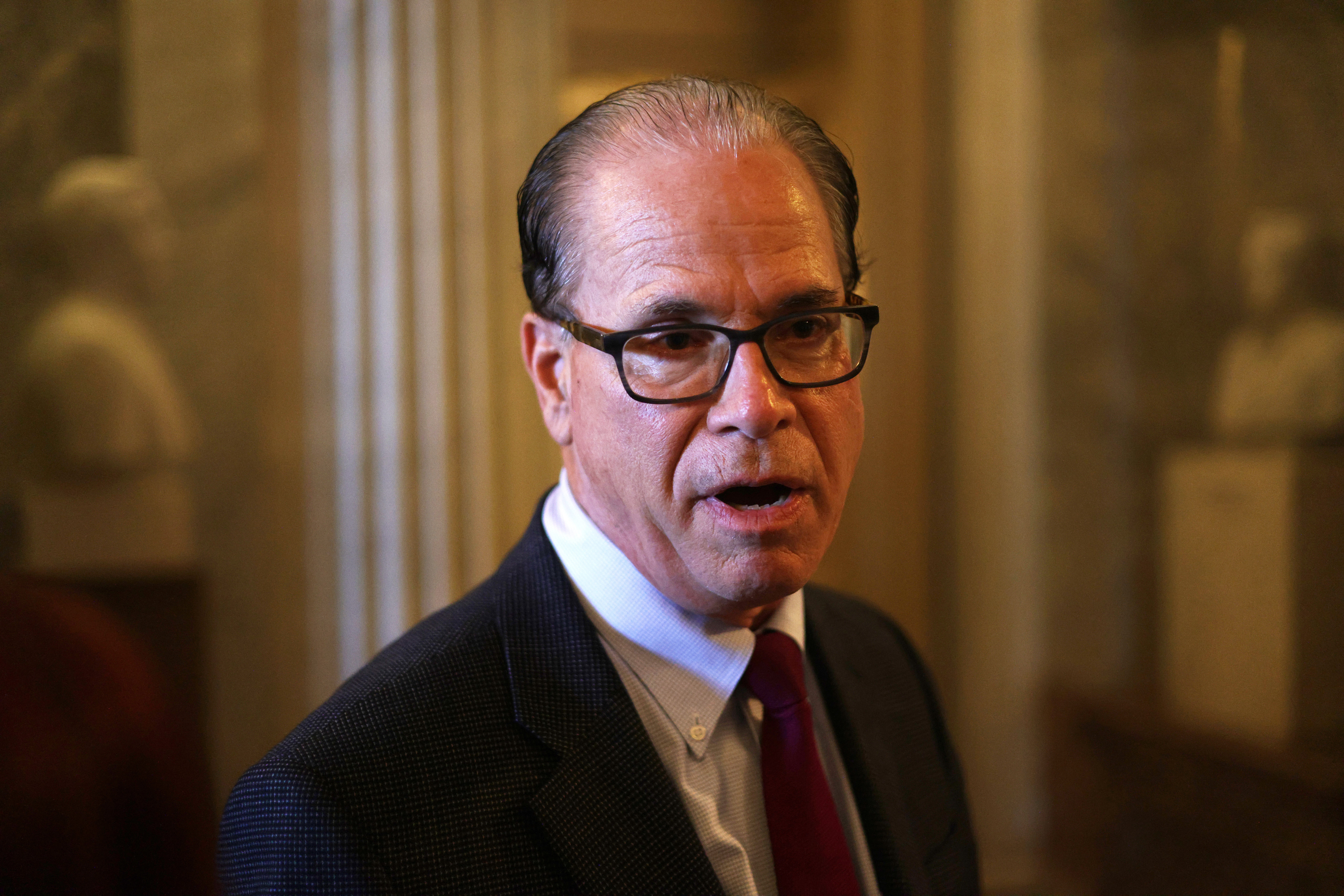 Los republicanos van con todo contra normativas de vacunas