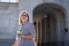 Universitarios de Arizona inician huelga de hambre para exigir a Kyrsten Sinema avances en el derecho al voto