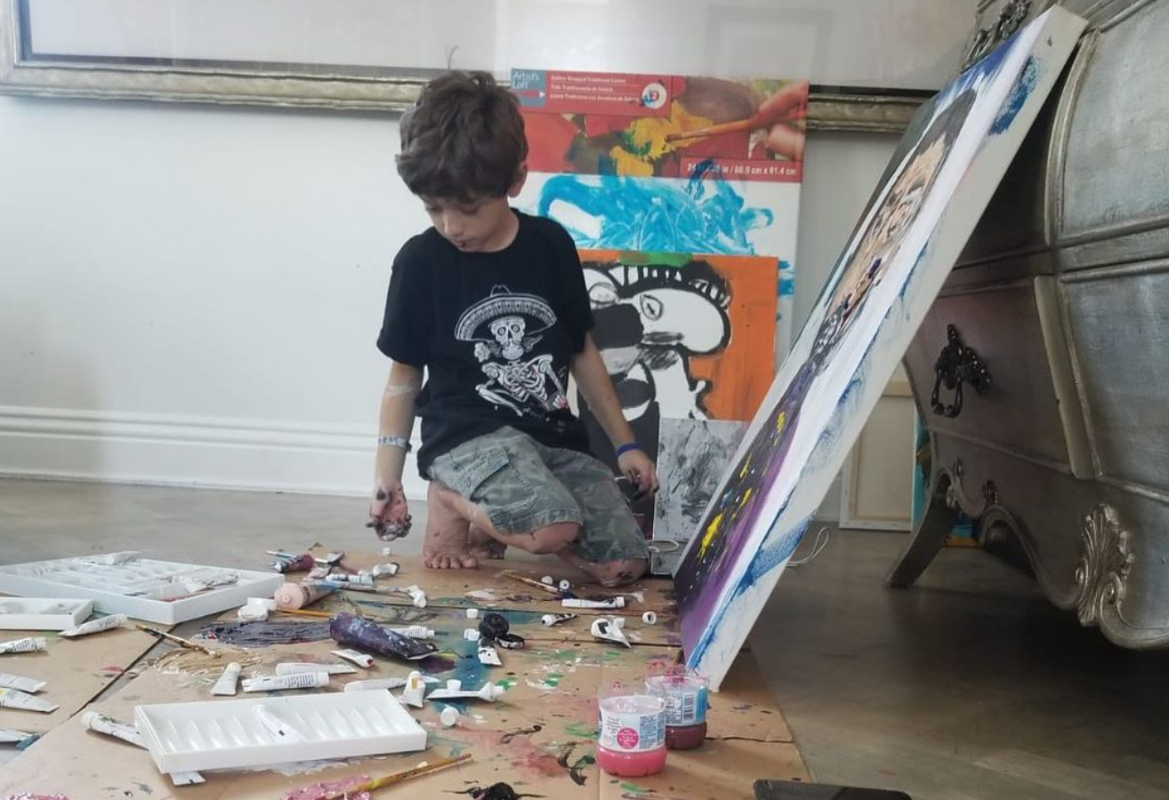 Andres Valencia incursionó en la pintura a los 10 años y ahora es conocido mundialmente