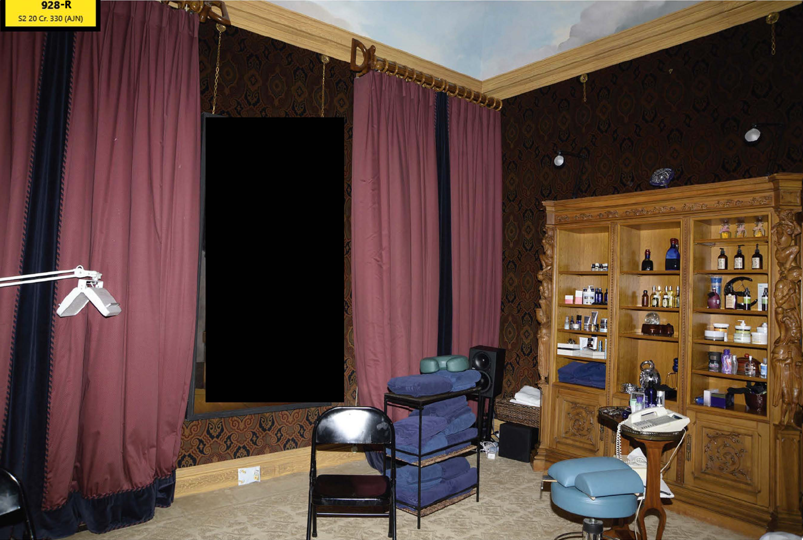 Una sala de masajes dentro de la enorme propiedad