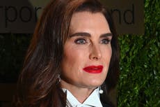 Brooke Shields dice que la entrevista de Barbara Walters que hizo de adolescente fue “prácticamente criminal”