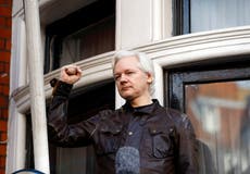Corte británica anula negativa a extraditar a Assange a EEUU