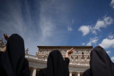 Papa llama atención hacia abusos de monjas en la iglesia