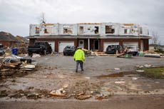 EEUU: Grupos se movilizan para ayudar a víctimas de tornados