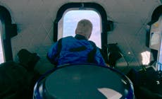 Shatner se maravilla con frenesí de vuelo espacial