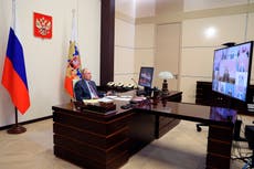 Putin habla de tensiones sobre Ucrania con Macron y Niinistö