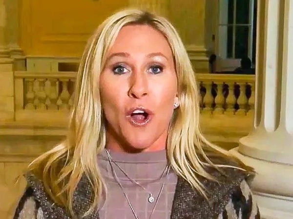 Marjorie Taylor Greene dice que mensajes a Trump muestran que no tiene la culpa por disturbios en el Capitolio