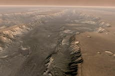 Científicos descubren “agua escondida” a solo tres pies debajo del Gran Cañón de Marte
