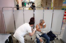 Escépticos de vacunas en Europa Oriental cambian de parecer