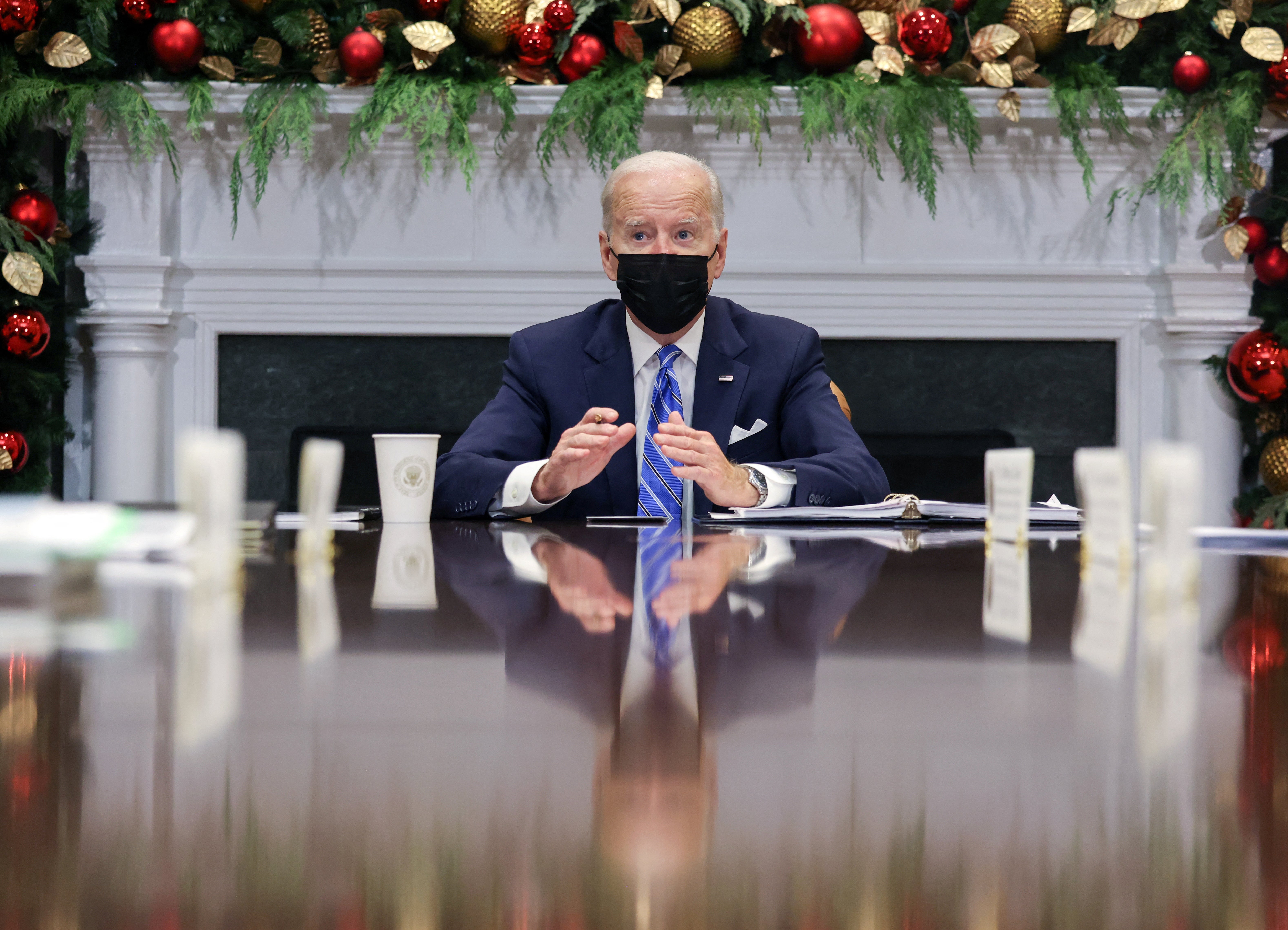 El presidente de EE.UU., Joe Biden, advirtió que el invierno podría provocar graves enfermedades y la muerte a los no vacunados, tras reunirse con los miembros del Equipo de respuesta al covid-19 de la Casa Blanca