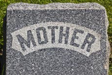 Brutal obituario de hijo a su madre “gorda, campesina y lectora de basura” se vuelve viral