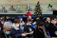 Francia pide vacunarse contra COVID, prohíbe conciertos