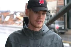 Jugador de basquetbol recauda $170,000 para su ciudad natal de Mayfield, Kentucky después de tornados mortales