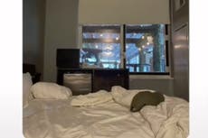 Airbnb infernal que prometía vista al horizonte de Nueva York es en realidad una habitación detrás de un restaurante