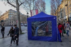 Francia busca duras medidas de vacunación ante alza de casos