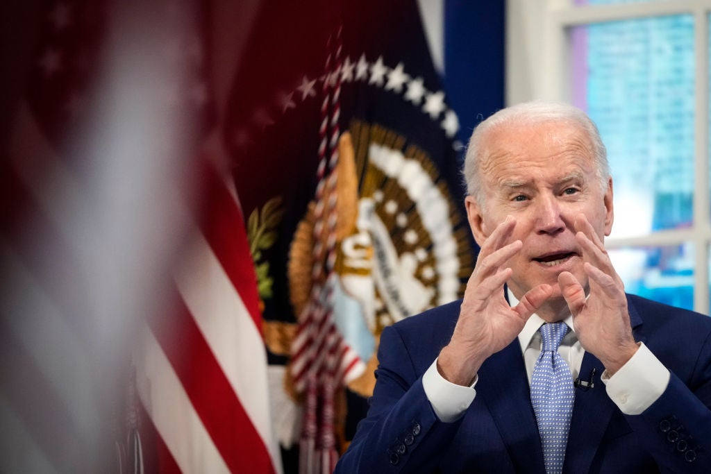 La administración de Biden extiende la pausa de pago de préstamos estudiantiles