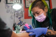 ¿Quién es la tatuadora del presidente electo de Chile?