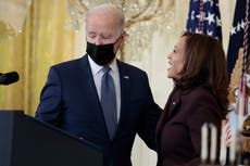 Biden y Harris tienen un índice de aprobación negativo en medio del auge de la ómicron, según una encuesta