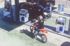 Muere niño de 13 años en accidente de moto después de que la policía intentara detenerlo
