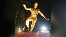 Por qué una gran estatua de Cristiano Ronaldo ha provocado una reacción violenta en India